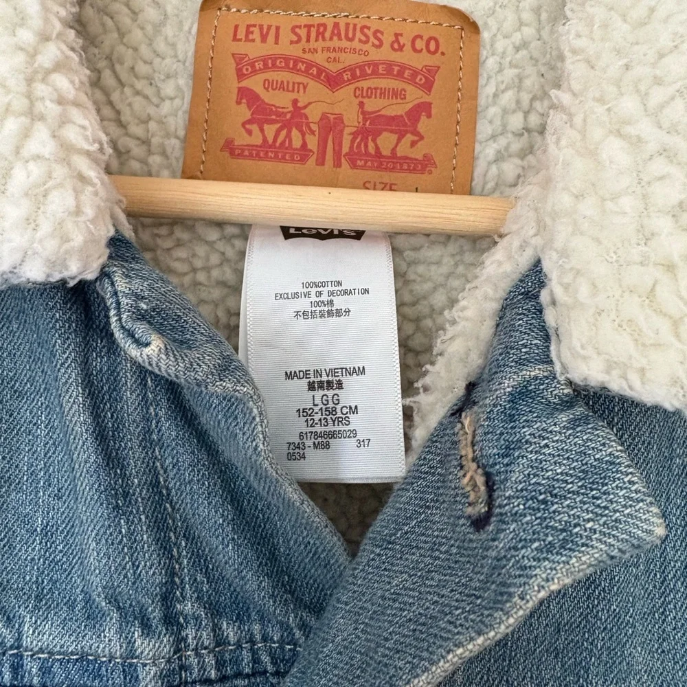 Levi's Denim Sherpa Lined Jacket - Picture 6 of 7